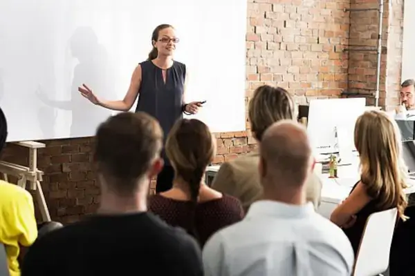 Desenvolvimento de liderança feminina: Estratégias para empoderamento