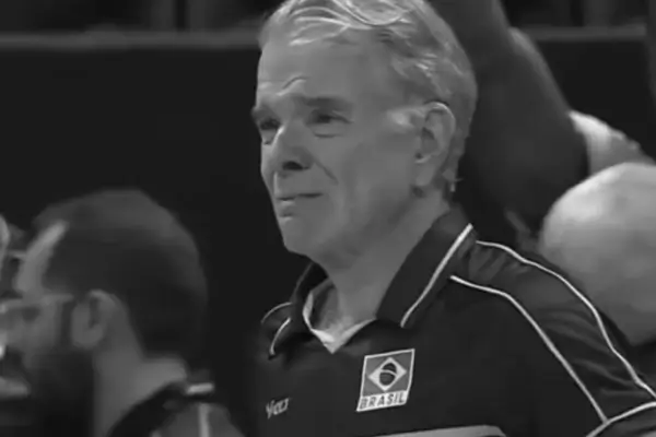 Bernardinho do vôlei chora ao receber a notícia da morte da mãe: liderança, responsabilidade e o lado humano